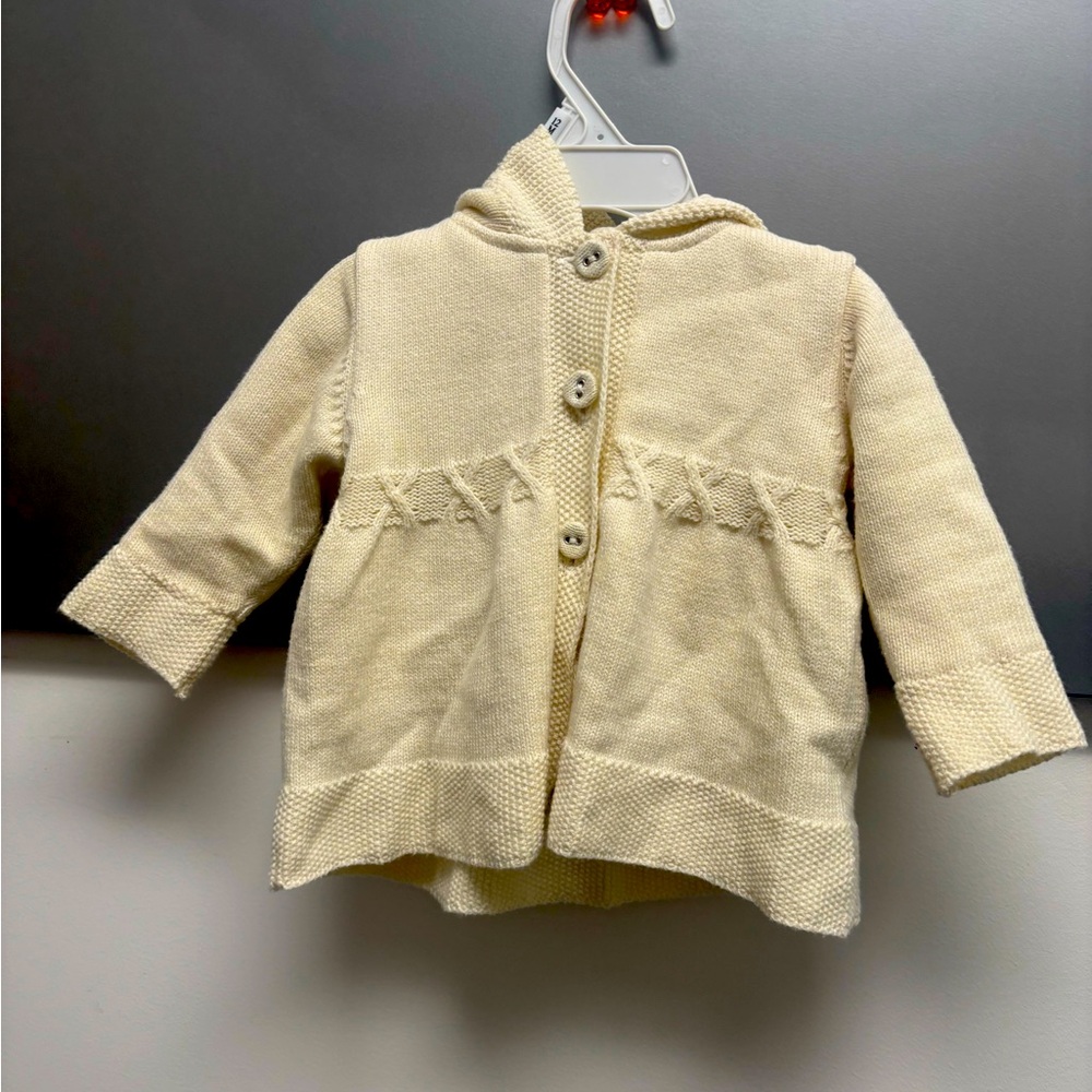 Dr. Kid newborn sweater.  Great condition!  Beautiful!
